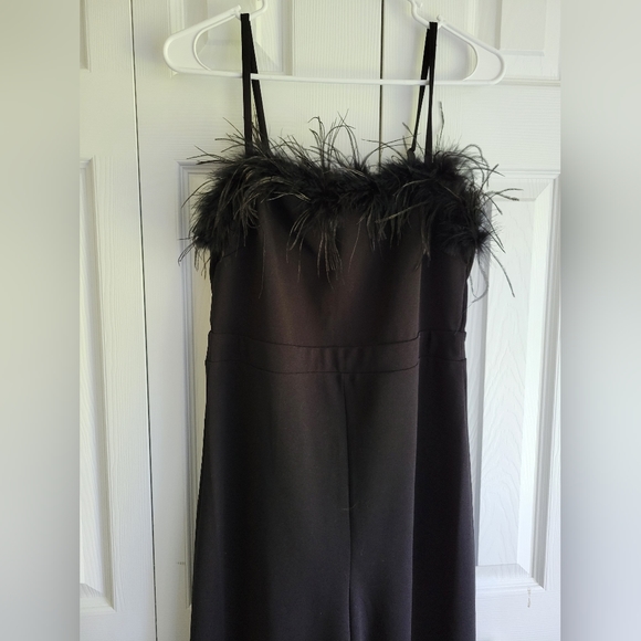 Feathered Black jumpsuit - Picture 5 of 9